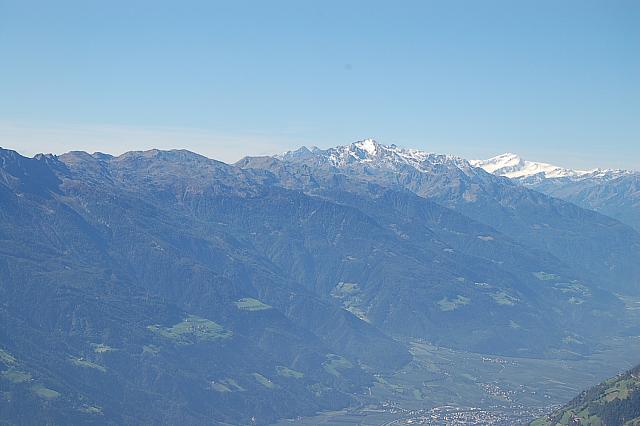 Blick auf das Hasenöhrl, die Zufallspitzen und den Cevedale in der Ortlergruppe